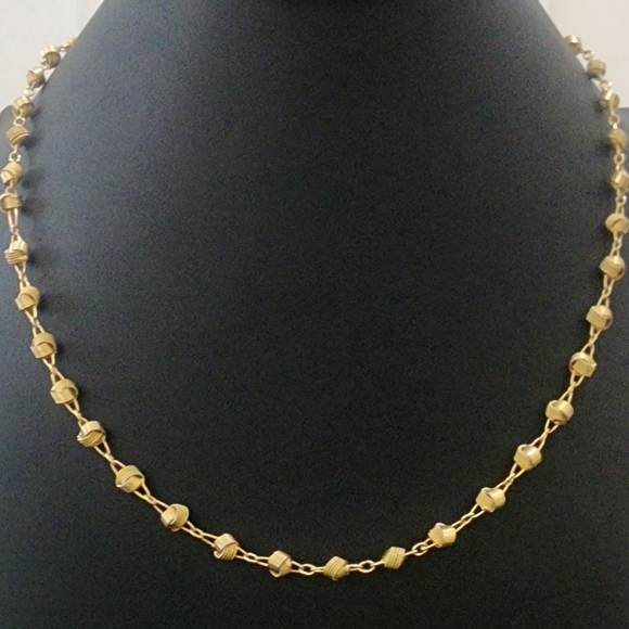 Jewelry - Elegant‎ Gold Tone Necklace
